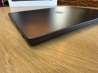 Apple MacBook Pro 14 černý M3 Pro 18GB RAM 1TB SSD - 6