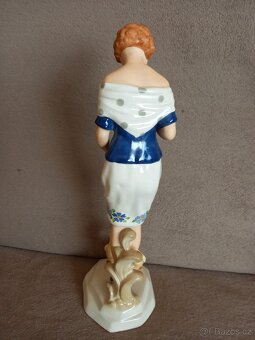 Soska dama s huskami Royal dux - 6