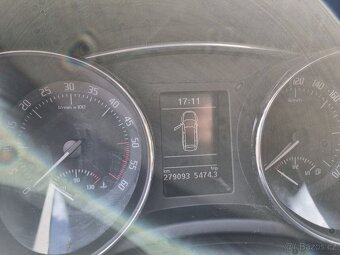 Škoda Superb 2,0 TDi, 4X4, kombi, tažné zařízení - 6