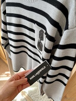 KARL LAGERFELD LUXUSNÍ PRUHOVANÝ SVETR - 6