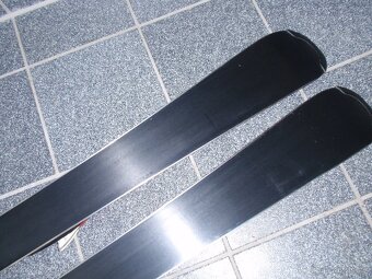 SUPER NASERVISOVANÉ LYŽE CARVY 110 CM ATOMIC REDSTER ROCKER - 6