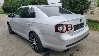 VOLKSWAGEN JETTA Sport - 2,0TFSi 147kW Manuál. - 6