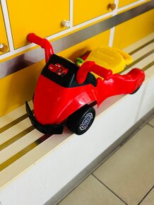 zvukové odrážedlo/chodítko Kiddieland Cars - 6