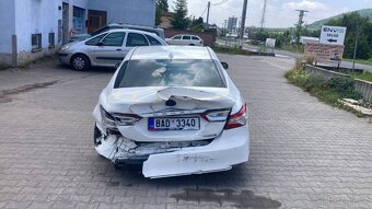 Toyota Camry Hybrid Business Edition - 6