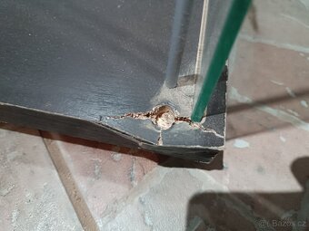 Skleněná vitrína od ikei - 6