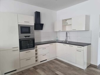 Nadstandardně zrekonstruovaný bytový dům - Lužické hory - 6