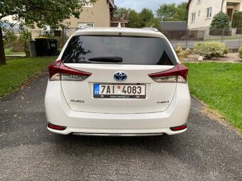 Toyota Auris 1.8i HYBRID, model 2019, naj.88xxx km - 6