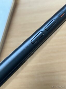Apple iPhone XR - 6
