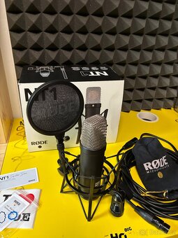 studiový kondenzátorový mikrofon RØDE NT1 Signature Series - 6