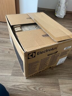 Volně stojící mikrovlnná trouba Elektrolux, úplně nová - 6