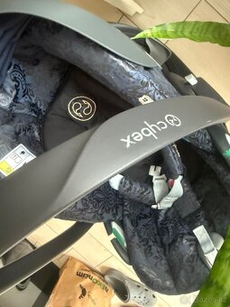 CYBEX Platinum Cloud T i-Size Jewels of Nature se základnou - 6