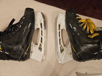 Brusle Bauer Supreme M4, vel. 4,5 FIT 3 - 6