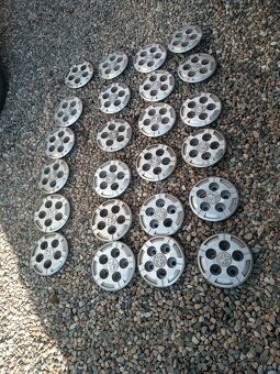 PRODÁM POUŽITÉ STŘEDOVÉ POKLIČKY PEUGEOT BOXER 5X118 R15 - 6