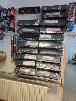 Prodám náhradní díly + autodoplňky pro kamiony. - 6