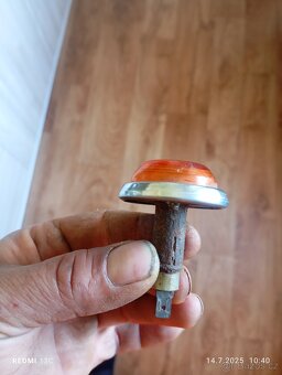 Staré kontrolky a jiné součástí auto moto - 6