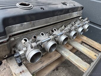 BMW E46 M3 S54B32 hlavy - 6