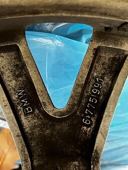 245/50 R18 zimni original BMW disky - 6