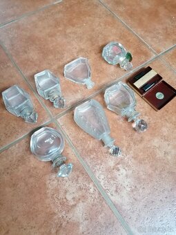 Staré flakóny, broušené sklo - 6