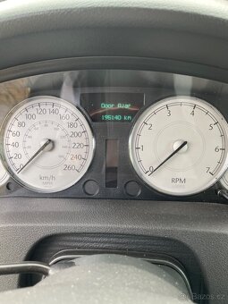 CHRYSLER 300C 5.7 HEMI - 6