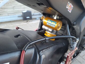 Yamaha yzf R6 - 6