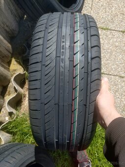 Letní pneumatiky 235/40 R19 - 6