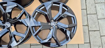 Nové originální alukola Audi Sport Q8 R23 - 6