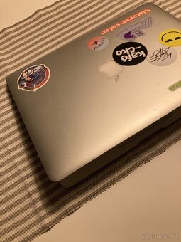 Macbook Air 13, r. 2017 - 6