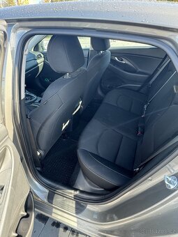 Hyundai i30 Fastback 1.6 CRDi (100 kW) – 1 majitel - 6