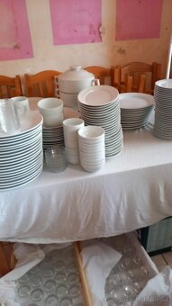 Inventář hospoda (stoly, gastro nádoby, talíře, sklenice) - 6