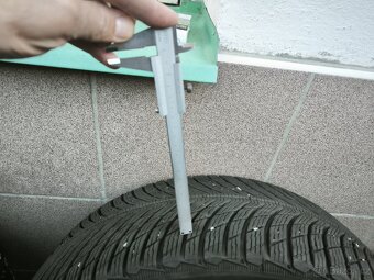 Toyota RAV4 Hybrid kola - 6