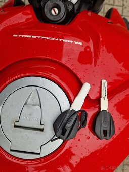 DUCATI STREETFIGHTER V4 - 6