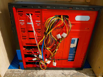 Starší kancelářský PC - 6