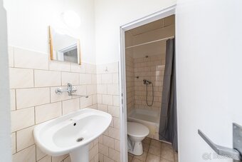 Pronájem — stylový 2kk pro pár v Žižkově. - 6