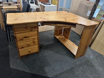 Hezký dřevěný rohový psací stůl se šuplíky z masivu - 6