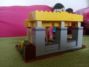 Lego Minecraft koňská stáj - 6