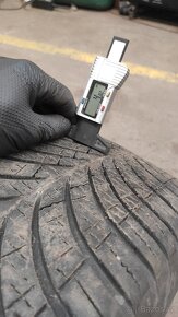 Celoroční Goodyear 215/55/17 - 6