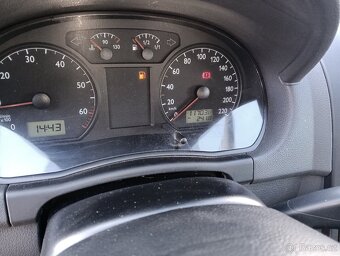 VW POLO R.V. 2003 1.2 HTP - 6
