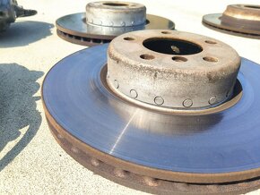 Brzdy 340mm a 330mm z BMW 340i - 6
