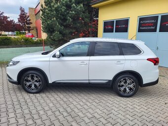 Mitsubishi Outlander 2.0 MIVEC, KAMERA rok 2016 - 6