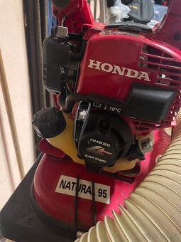 Vysavač na listí Honda - 6