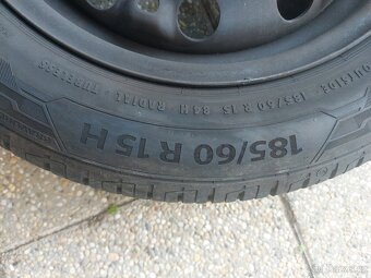 Letní pneu 185/60 R15, disky plech, koberečky - 6