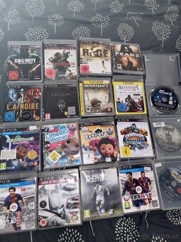 Prodám hry na ps3 Call of duty black ops 270 kč Crysis 3 20 - 6