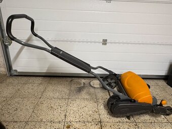 Fiskars Vřetenová sekačka + sběrný koš StaySharp Max - 6