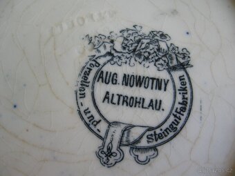 Porcelánové ozdobné talíře - 6