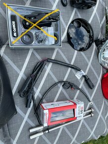 Zbytky z přestaveb Harley Davidson - 6