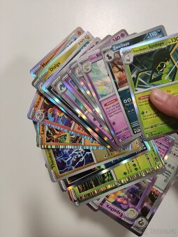 Prodám kartičky Pokémon 561kusu plus funko cena 1000 - 6
