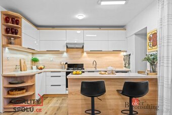 Prodej, domy/rodinný, 250 m2, Na Okrouhlíku 1556/29, Pražské - 6