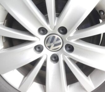 Volkswagen krytky šroubů kol 17mm sada 20 kusů. Nové zboží. - 6