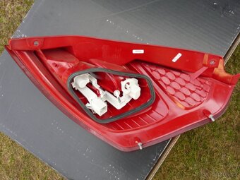 FORD FIESTA ZADNÍ SVĚTLA R.V. 2008 - 2013 - 6
