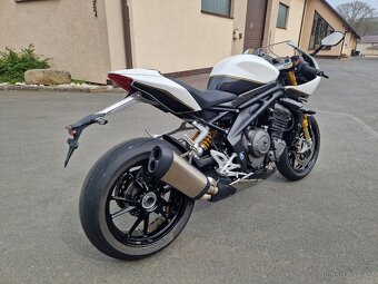 Triumph Speed Triple RR 2400km rv. 2023 - 6